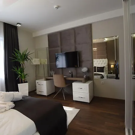 Hotel Mirror-2